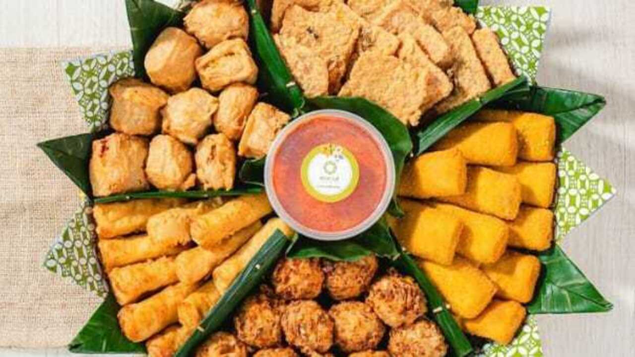Gorengan Uj: Traditional Flavors That Tickle Your Taste Buds in Cilacap